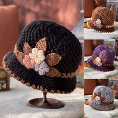 Pălărie tricotată cu motiv vintage cu flori, Una La 139Lei, Două La 179Lei.Inclusiv poștă